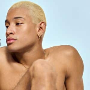 Warm blonde short cut